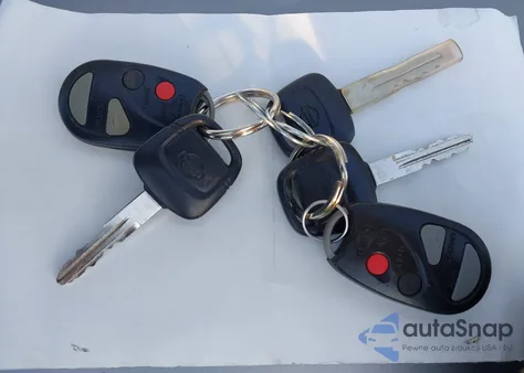 2000 Nissan Maxima Gle/Gxe/Se from USA, damaged, VIN JN1CA31D3YT741110